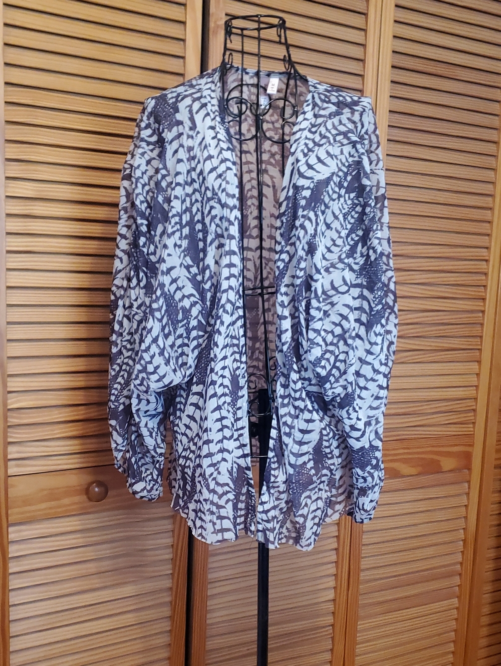 Sweet Pea Black and White Printed Lightweight Kimono